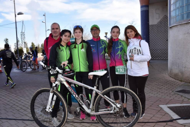 El pasado domingo se celebró en Tudela el I Duatlón SDR Arenas, válido como campeonato navarro de Duatlón Cross. En esta cita deportiva participaron cerca de 250 deportistas desde categoría pre benjamín a absoluta.