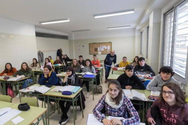 Alumnado del IES Benjamín de Tudela durante una jornada lectiva.