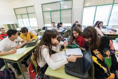 Alumnado del IES Benjamín de Tudela durante una jornada lectiva.