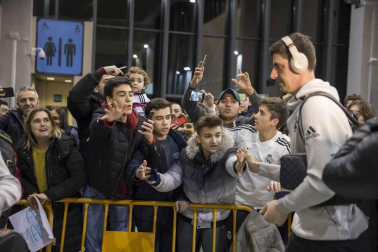 El Real Madrid aterrizó este sábado por la tarde en Pamplona después de tres años sin pisar tierras navarras