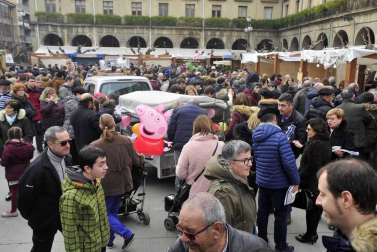 Cientos de personas participaron en los diferentes actos programados en la jornada central de las ferias