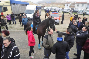Cientos de personas participaron en los diferentes actos programados en la jornada central de las ferias