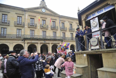 Cientos de personas participaron en los diferentes actos programados en la jornada central de las ferias