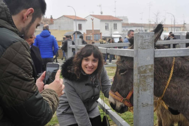 Cientos de personas participaron en los diferentes actos programados en la jornada central de las ferias