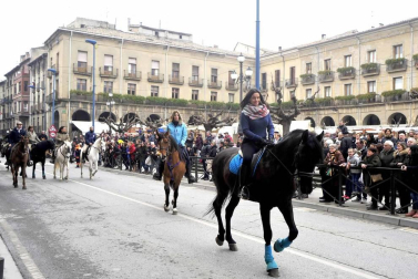 Cientos de personas participaron en los diferentes actos programados en la jornada central de las ferias