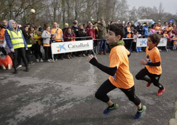 La cuarta edición de esta carrera, destinada a recaudar fondos para el cáncer infantil, contó con 2.006 inscritos