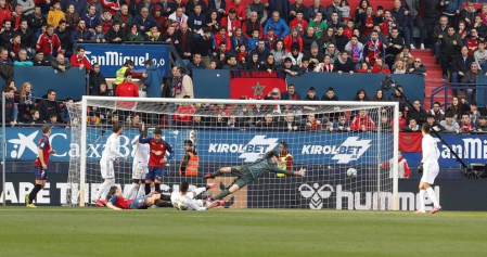 Galería de fotos del partido Osasuna-Real Madrid disputado en El Sadar y correspondiente a la jornada 23 de LaLiga Santander.