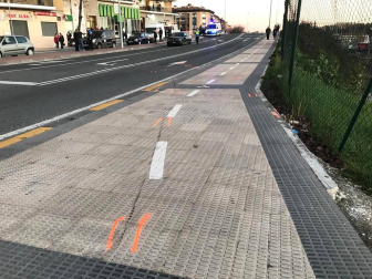 Dos jóvenes, un chico y una chica, resultaron heridos este lunes 10 de febrero tras sufrir un atropello en el puente de Cuatrovientos.