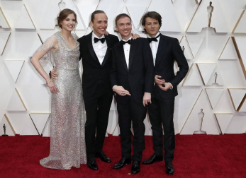 Repaso de los vestidos y diseños que lucieron los artistas en la alfombra roja antes de la entrega de los Premios Oscar
