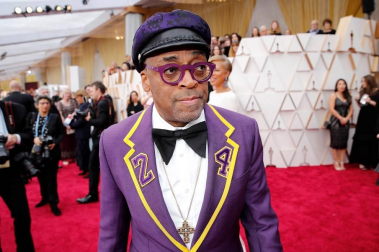 Repaso de los vestidos y diseños que lucieron los artistas en la alfombra roja antes de la entrega de los Premios Oscar
