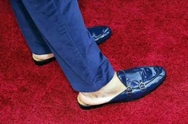Repaso de los vestidos y diseños que lucieron los artistas en la alfombra roja antes de la entrega de los Premios Oscar