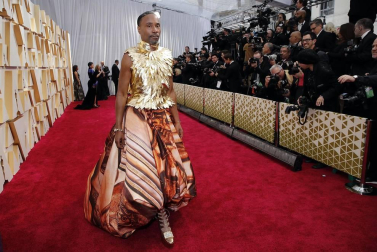 Repaso de los vestidos y diseños que lucieron los artistas en la alfombra roja antes de la entrega de los Premios Oscar