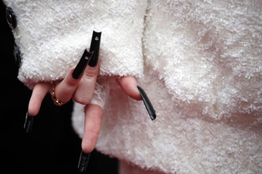 Repaso de los vestidos y diseños que lucieron los artistas en la alfombra roja antes de la entrega de los Premios Oscar