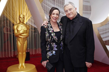 Repaso de los vestidos y diseños que lucieron los artistas en la alfombra roja antes de la entrega de los Premios Oscar
