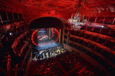 El Teatro Romolo Valli de Reggio Emilia fue el escenario elegido por la escudería italiana para presentar su nuevo monovolumen y al equipo de la temporada 2020, este martes 11 de febrero.