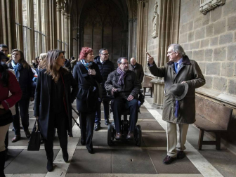 Imágenes de la visita guiada a la presentación de la finalización de las obras de restauración del claustro gótico de la Catedral de Pamplona.