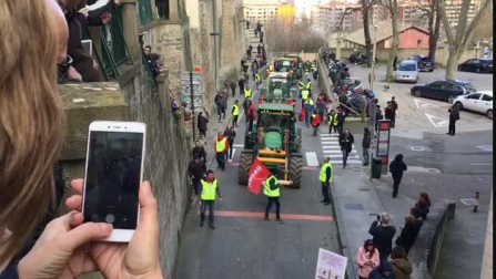 Vídeo | Encierro simulado con tractores en Pamplona (II)