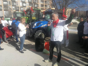 Comienzan las movilizaciones de los agricultores con más de 200 tractores en Pamplona