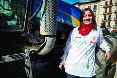 Rompieron su silencio y plantaron sus tractores en medio de la ciudad para gritar su dolor. Agricultores y ganaderos de distintas localidades de Navarra contaron sus preocupaciones porque quieren seguir viviendo de lo que más aman: el campo.