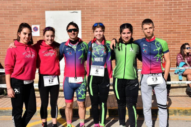El Ayuntamiento de Valtierra ha organizado, con la colaboración de la sección del Club Filial Triatlón de Valtierra y la Federación Navarra de este deporte, la 8ª edición del Duatlón de Valtierra, una competición popular y federada que busca promover esta especialidad deportiva, que combina carrera y bicicleta. La prueba, que se celebró el domingo 16 de febrero, tuvo salida y meta en la calle Valle del Roncal y congregó a cerca de 250 atletas.