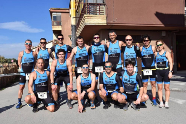 El Ayuntamiento de Valtierra ha organizado, con la colaboración de la sección del Club Filial Triatlón de Valtierra y la Federación Navarra de este deporte, la 8ª edición del Duatlón de Valtierra, una competición popular y federada que busca promover esta especialidad deportiva, que combina carrera y bicicleta. La prueba, que se celebró el domingo 16 de febrero, tuvo salida y meta en la calle Valle del Roncal y congregó a cerca de 250 atletas.