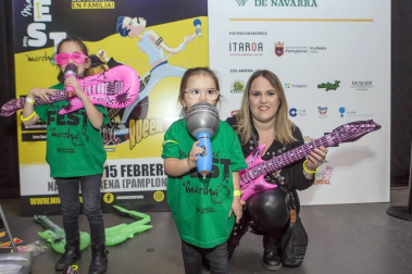 El pabellón Navarra Arena acogió el sábado 15 de febrero el evento 'Minimusic fest en marcha', un evento que gira alrededor de la música en directo pero que aglutina otras muchas actividades a su alrededor como juegos y talleres, mercado Ame & Art Market, hinchables, pintacaras, zona infantil de 0 a 3, fotomatón rockero, gastronomía, etc. Una auténtica fiesta para disfrutar en familia.