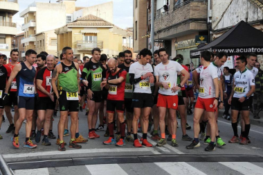 Carcastillo acogió el 16 de febrero la disputa del II Larrate Trail, prueba que en esta ocasión sirvió para decidir los campeones navarros de esta modalidad. Se organizaron dos recorridos en torno al Llano de Larrate, La Rabosera y la zona de Puyalato. El valedero para el título fue el de 21 km, pero también se pudo participar en otro de 10 km.