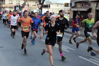Carcastillo acogió el 16 de febrero la disputa del II Larrate Trail, prueba que en esta ocasión sirvió para decidir los campeones navarros de esta modalidad. Se organizaron dos recorridos en torno al Llano de Larrate, La Rabosera y la zona de Puyalato. El valedero para el título fue el de 21 km, pero también se pudo participar en otro de 10 km.