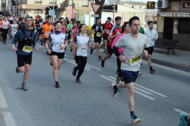 Carcastillo acogió el 16 de febrero la disputa del II Larrate Trail, prueba que en esta ocasión sirvió para decidir los campeones navarros de esta modalidad. Se organizaron dos recorridos en torno al Llano de Larrate, La Rabosera y la zona de Puyalato. El valedero para el título fue el de 21 km, pero también se pudo participar en otro de 10 km.