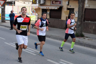 Carcastillo acogió el 16 de febrero la disputa del II Larrate Trail, prueba que en esta ocasión sirvió para decidir los campeones navarros de esta modalidad. Se organizaron dos recorridos en torno al Llano de Larrate, La Rabosera y la zona de Puyalato. El valedero para el título fue el de 21 km, pero también se pudo participar en otro de 10 km.