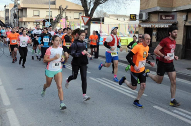 Carcastillo acogió el 16 de febrero la disputa del II Larrate Trail, prueba que en esta ocasión sirvió para decidir los campeones navarros de esta modalidad. Se organizaron dos recorridos en torno al Llano de Larrate, La Rabosera y la zona de Puyalato. El valedero para el título fue el de 21 km, pero también se pudo participar en otro de 10 km.