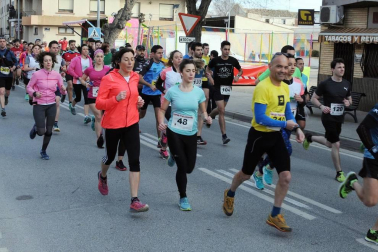 Carcastillo acogió el 16 de febrero la disputa del II Larrate Trail, prueba que en esta ocasión sirvió para decidir los campeones navarros de esta modalidad. Se organizaron dos recorridos en torno al Llano de Larrate, La Rabosera y la zona de Puyalato. El valedero para el título fue el de 21 km, pero también se pudo participar en otro de 10 km.