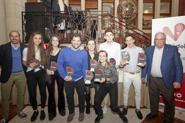 El pasado sábado tuvo lugar la Noche del pádel navarro 2020 en el restaurante El Colegio con la presencia de casi 90 personas. En ella se entregaron los premios de la temporada, que coronaron a Jon Sanz y Marta Sexmilo como los mejores jugadores de la temporada.