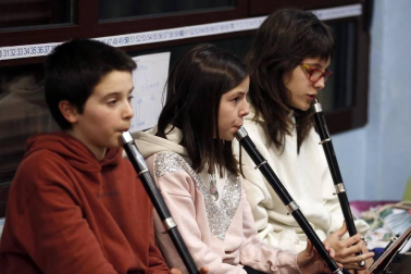 Galería de fotos de la Escuela de Música Orreaga nació a mediados de los 80 en Aezkoa y hoy, en sus cinco sedes de Garralda, Espinal, Zubiri, Olloki y Artica, aglutina a 634 alumnos.