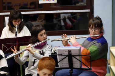 Galería de fotos de la Escuela de Música Orreaga nació a mediados de los 80 en Aezkoa y hoy, en sus cinco sedes de Garralda, Espinal, Zubiri, Olloki y Artica, aglutina a 634 alumnos.