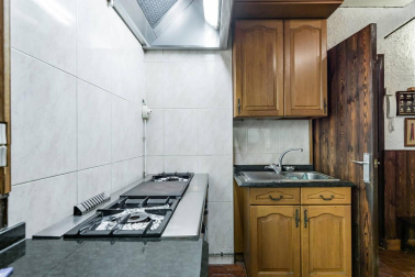 A las faldas del cabezón de Echauri, casi 4.000 m2 de terreno en Ciriza alojan esta propiedad especial y única.