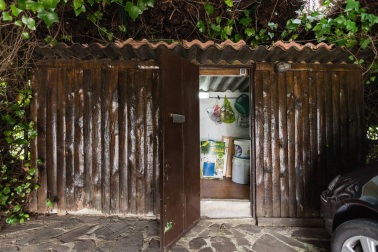 A las faldas del cabezón de Echauri, casi 4.000 m2 de terreno en Ciriza alojan esta propiedad especial y única.