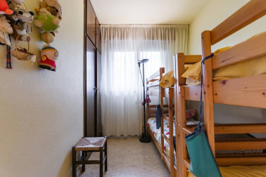 A las faldas del cabezón de Echauri, casi 4.000 m2 de terreno en Ciriza alojan esta propiedad especial y única.