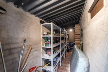 A las faldas del cabezón de Echauri, casi 4.000 m2 de terreno en Ciriza alojan esta propiedad especial y única.