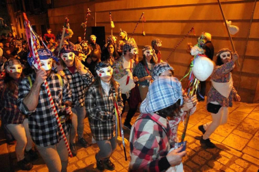 Fotos del desfile de zipoteros del carnaval de Tudela
