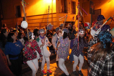 Fotos del desfile de zipoteros del carnaval de Tudela