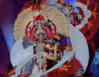 Modelos y candidatas al título del certamen celebrado el viernes 21 de febrero con MInerva Hernández como vencedora gracias a su propuestas 'Vida'.