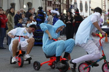Galería de fotos del desfile de Carnaval celebrado el sábado 22 de febrero en Elizondo