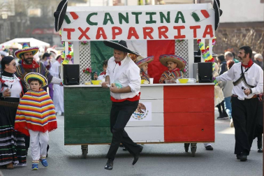 Galería de fotos del desfile de Carnaval celebrado el sábado 22 de febrero en Elizondo