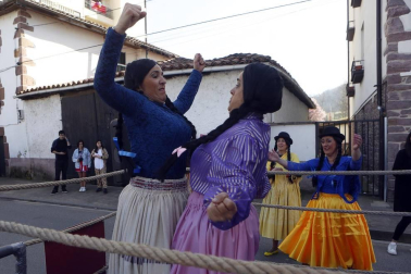 Galería de fotos del desfile de Carnaval celebrado el sábado 22 de febrero en Elizondo