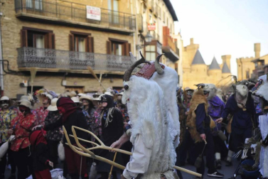 Galería de fotos del Carnaval celebrado el sábado 22 de febrero en Olite
