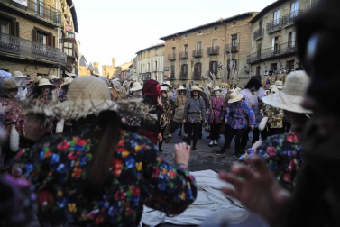 Galería de fotos del Carnaval celebrado el sábado 22 de febrero en Olite