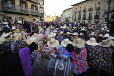 Galería de fotos del Carnaval celebrado el sábado 22 de febrero en Olite