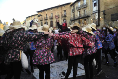 Galería de fotos del Carnaval celebrado el sábado 22 de febrero en Olite
