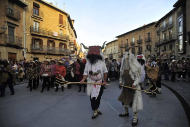 Galería de fotos del Carnaval celebrado el sábado 22 de febrero en Olite